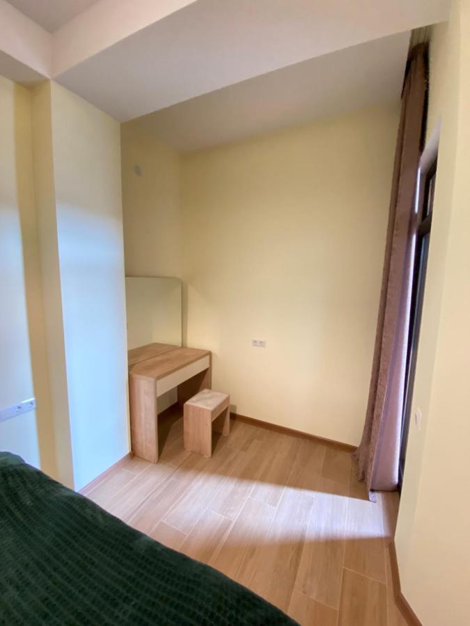 Lovely And Cozy Apartment! 쿠타이시 외부 사진