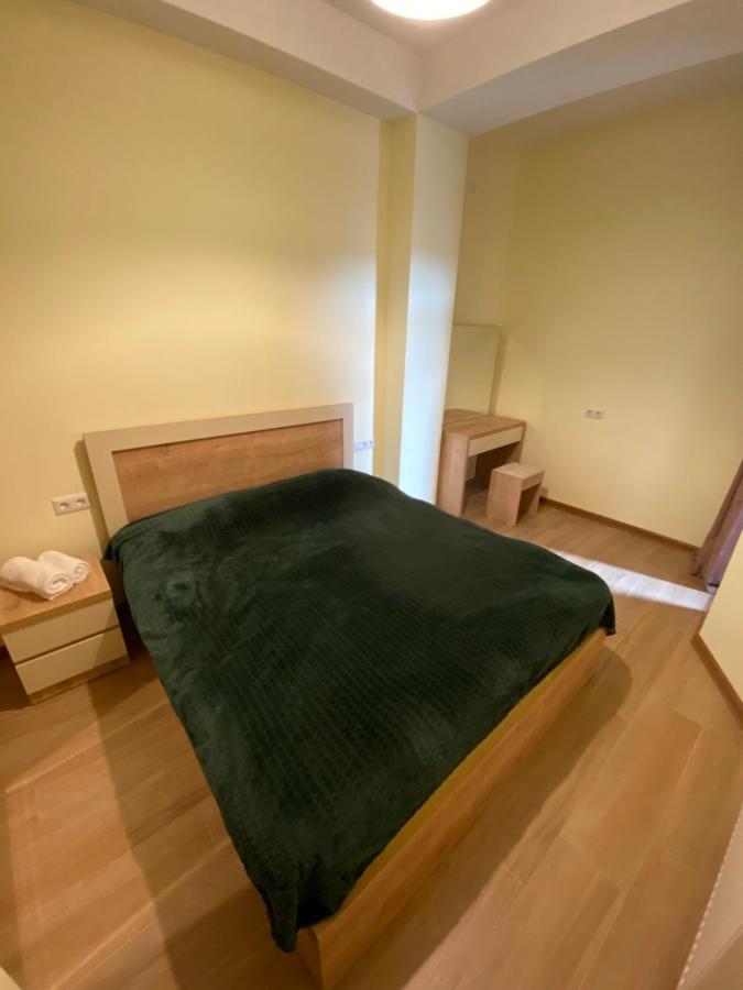 Lovely And Cozy Apartment! 쿠타이시 외부 사진