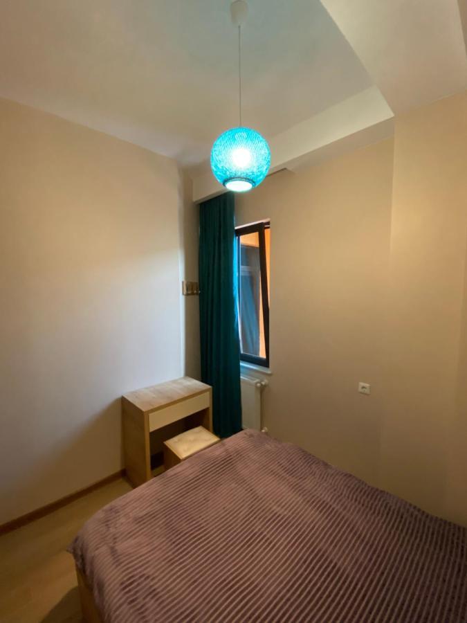 Lovely And Cozy Apartment! 쿠타이시 외부 사진