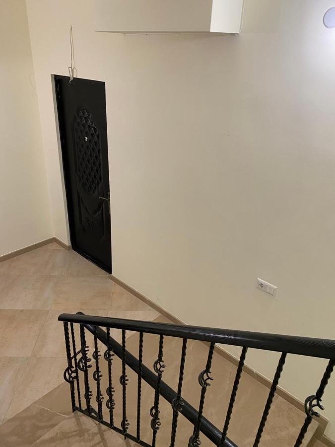 Lovely And Cozy Apartment! 쿠타이시 외부 사진